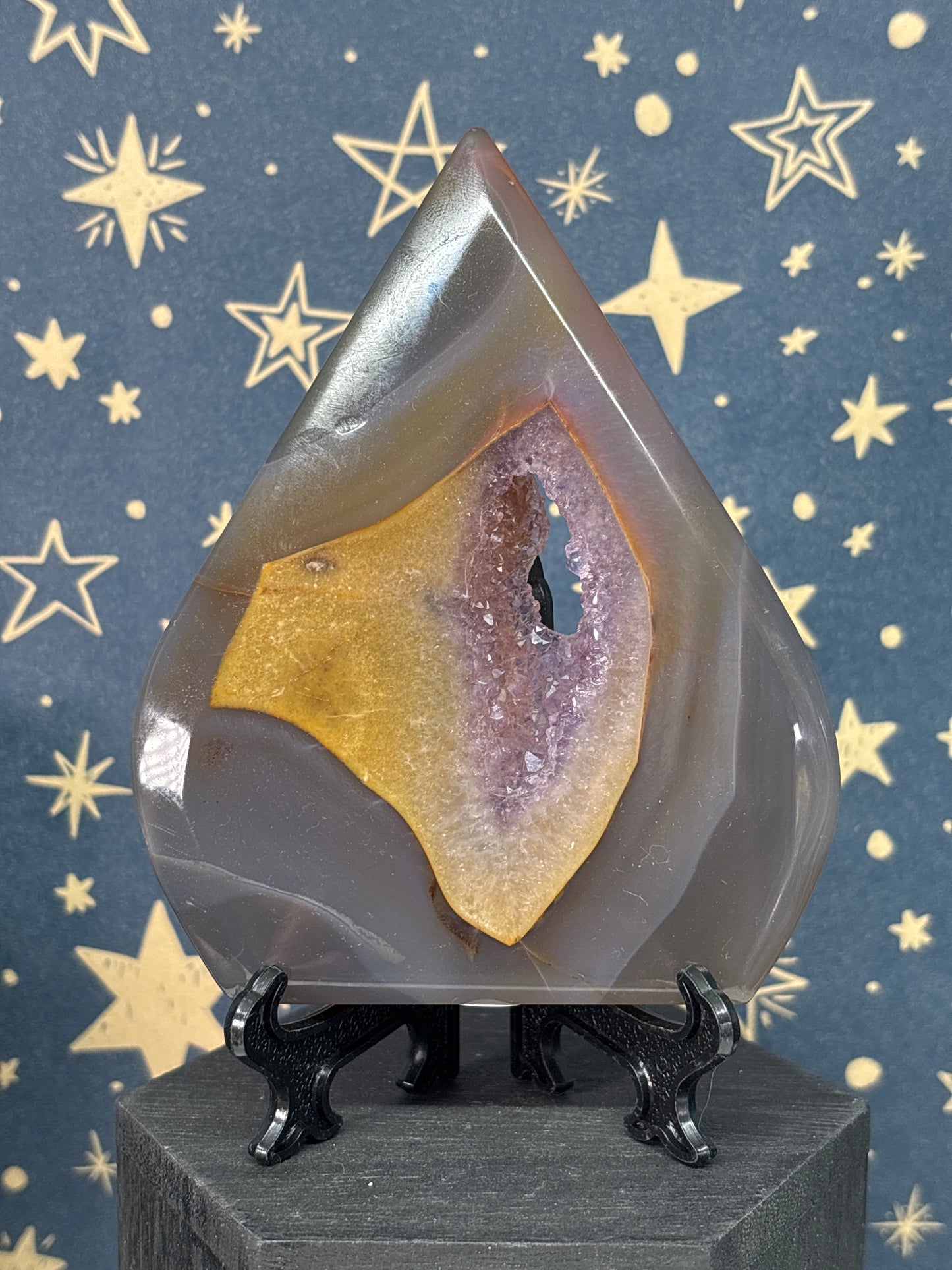 Druzy Agate Teardrop with Amethyst (with stand)