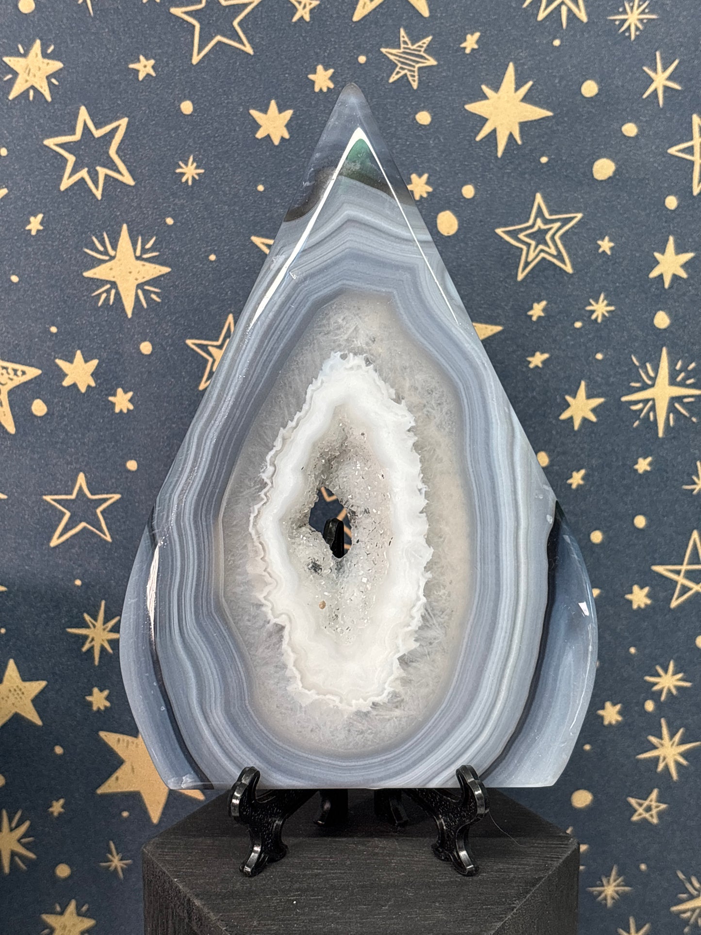 Druzy Agate Teardrop Freeform e (with stand)