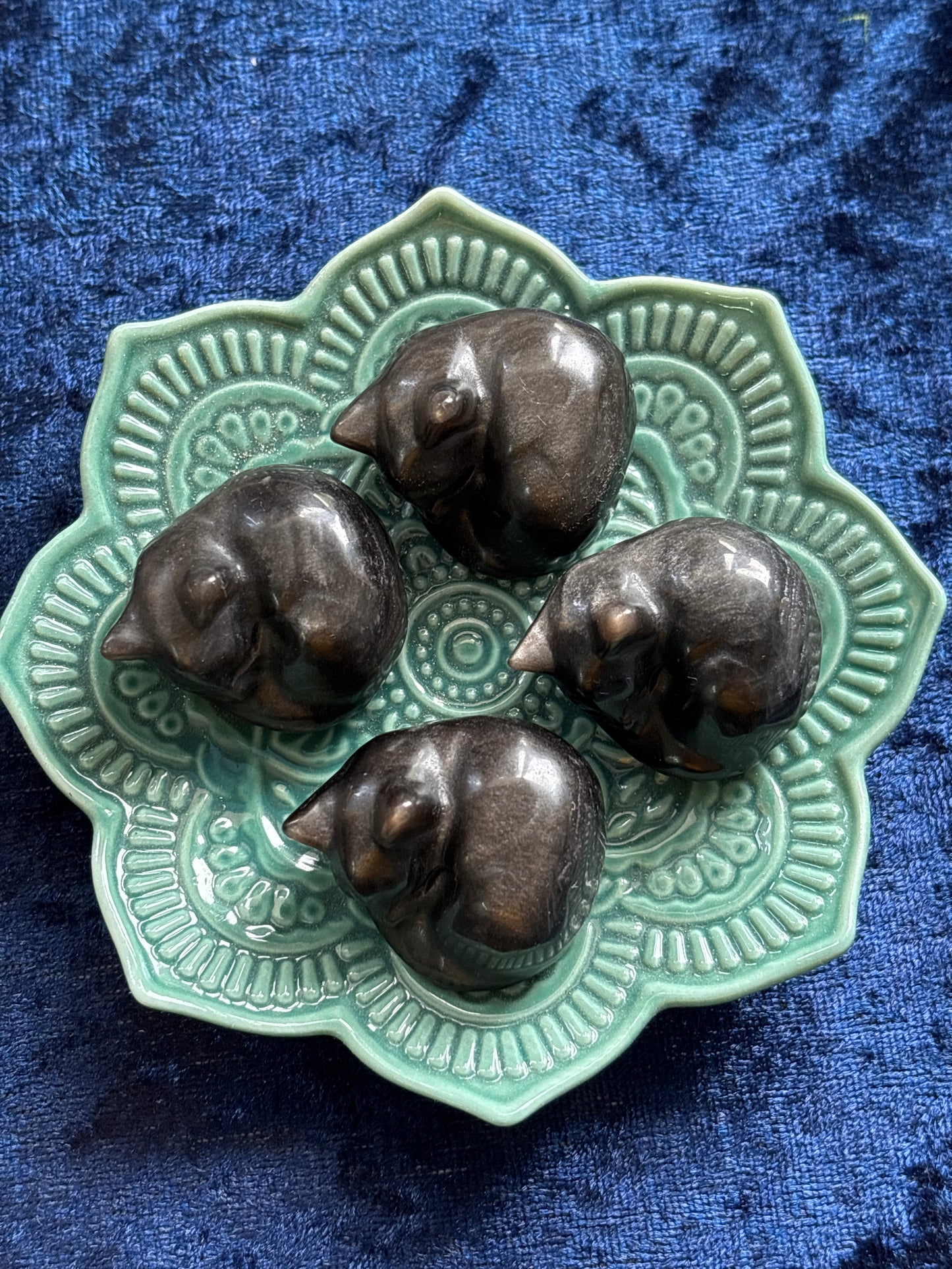 Silver Sheen Obsidian Cat