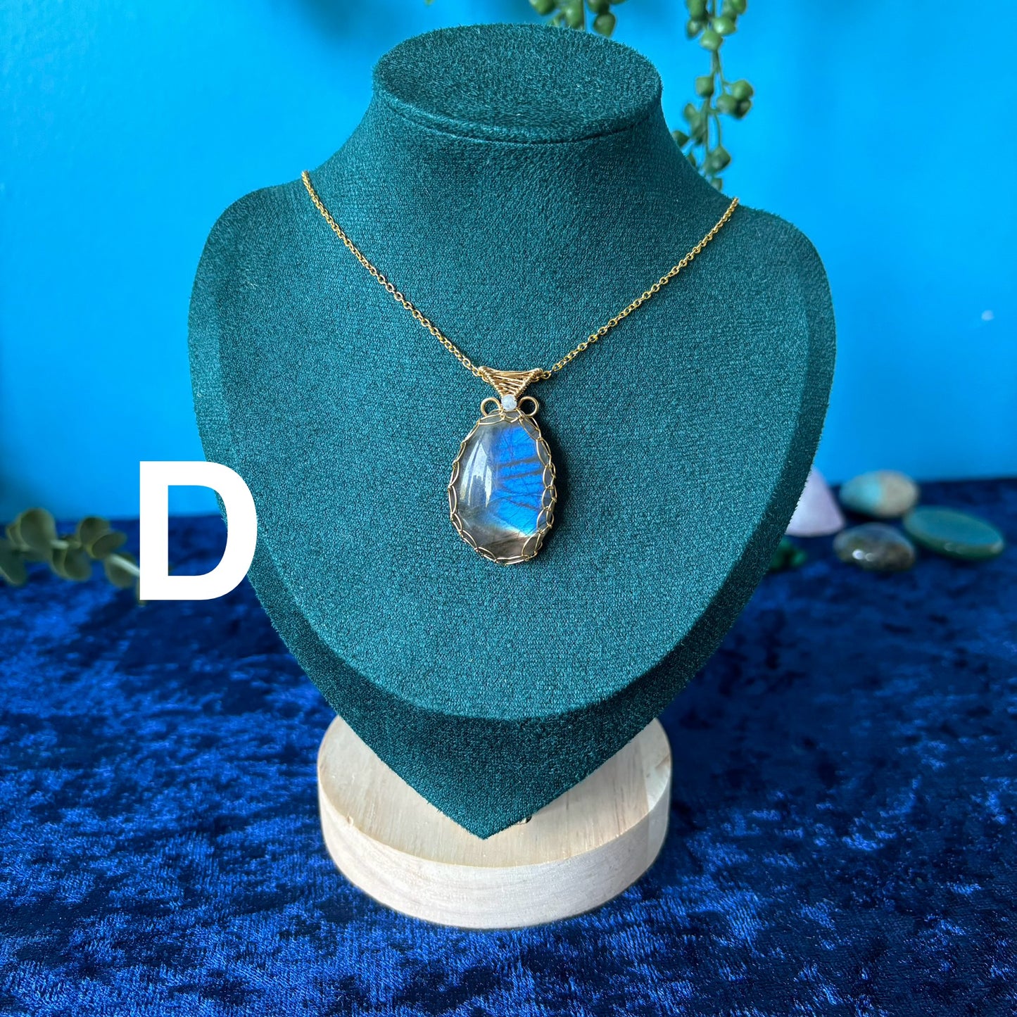 Flashy Labradorite Wire Wrapped Pendant in Gold