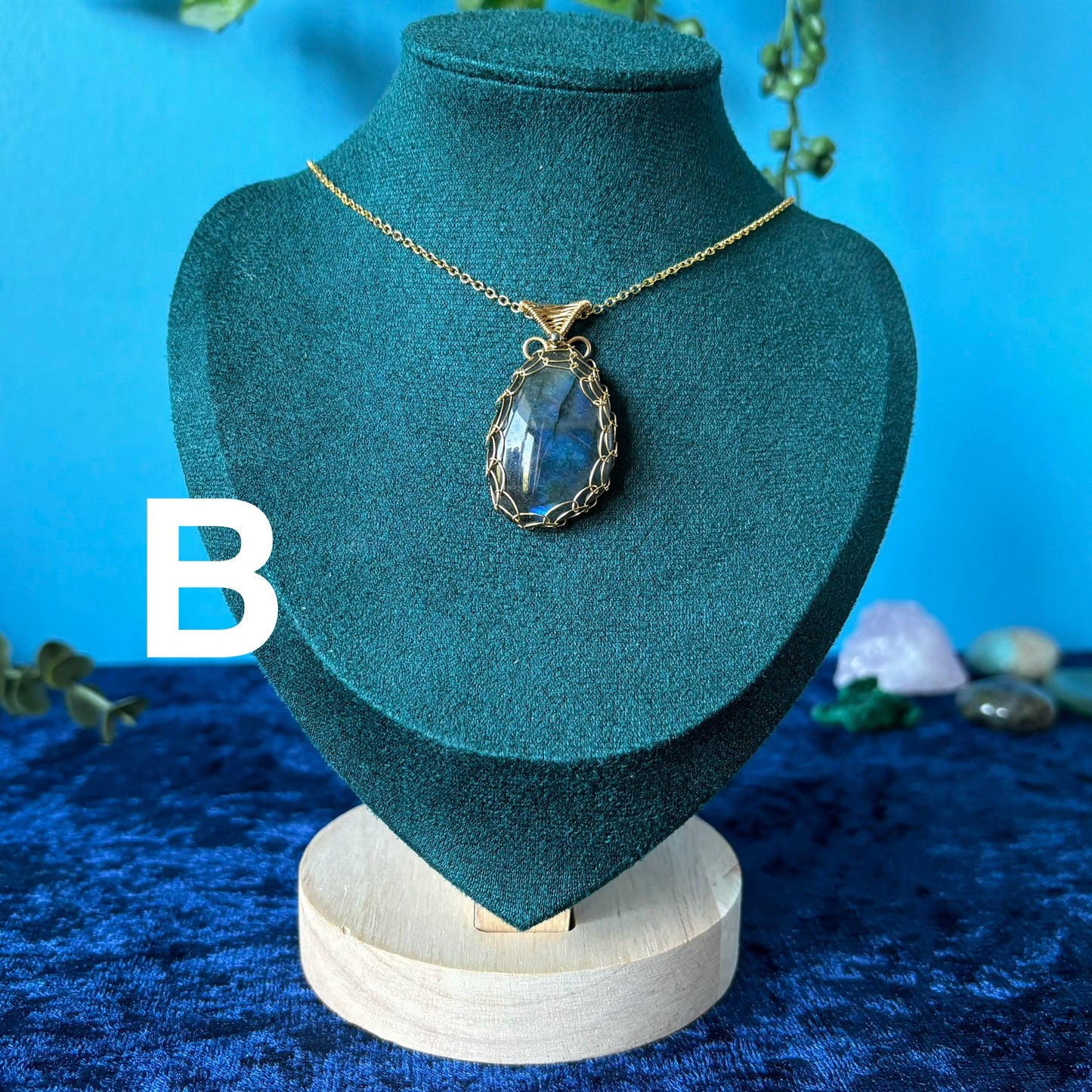 Flashy Labradorite Wire Wrapped Pendant in Gold