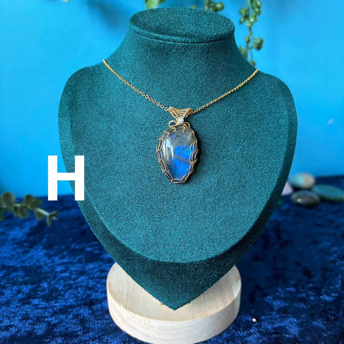 Flashy Labradorite Wire Wrapped Pendant in Gold