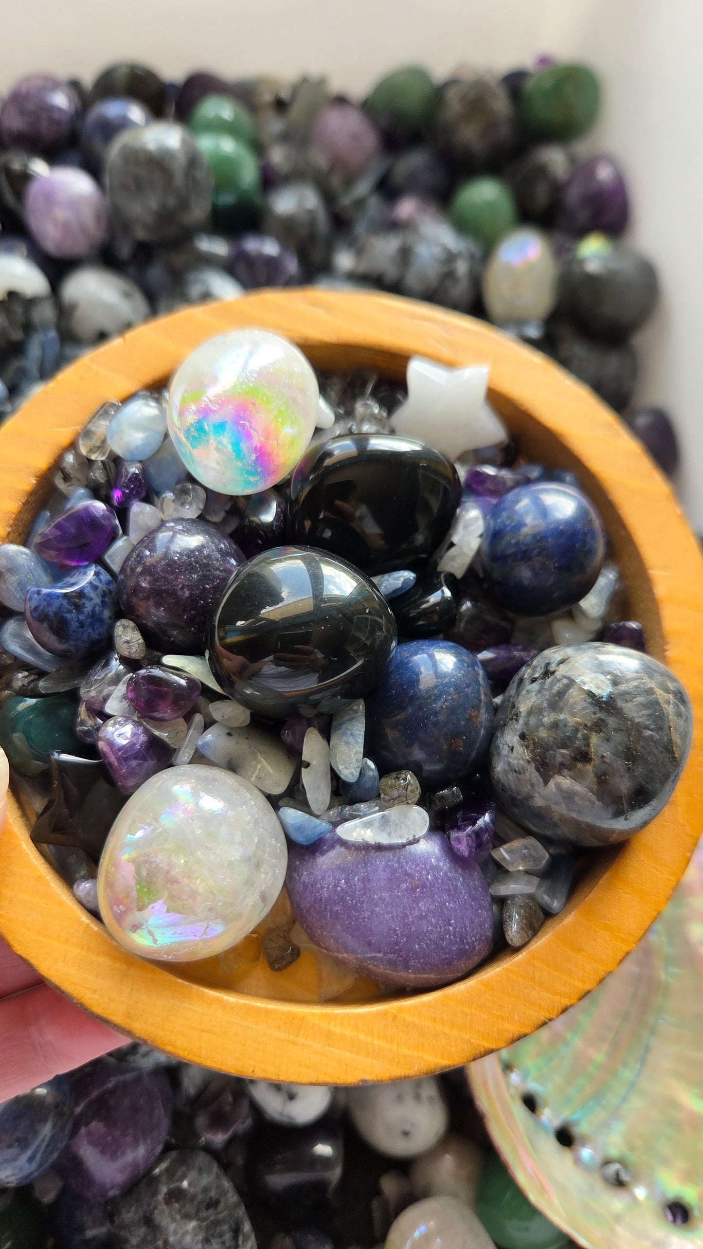 The Aurora Crystal Confetti Mix