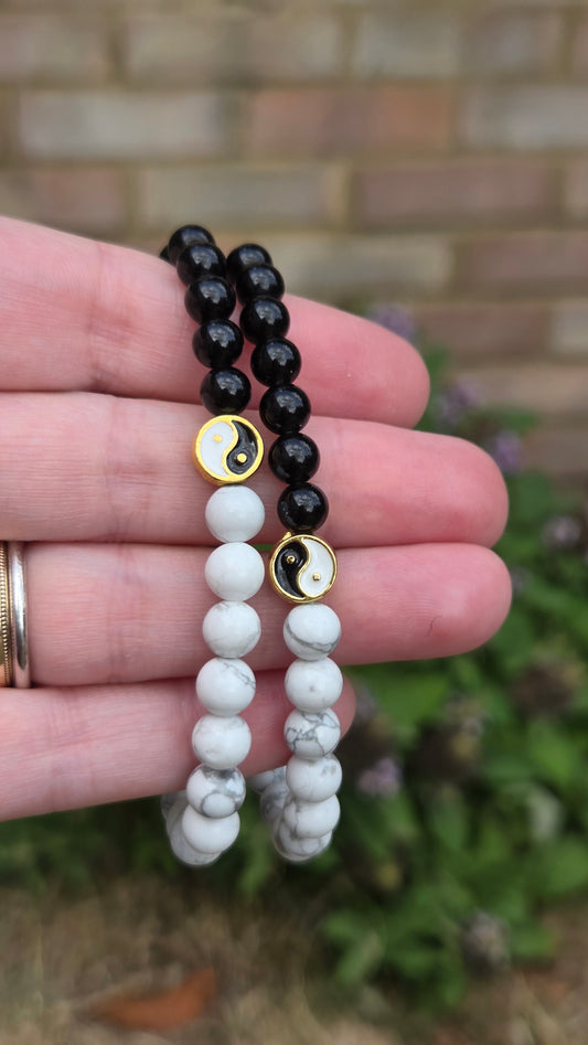 Obsidian and Howlite 6mm Crystal Beaded Bracelet x1
