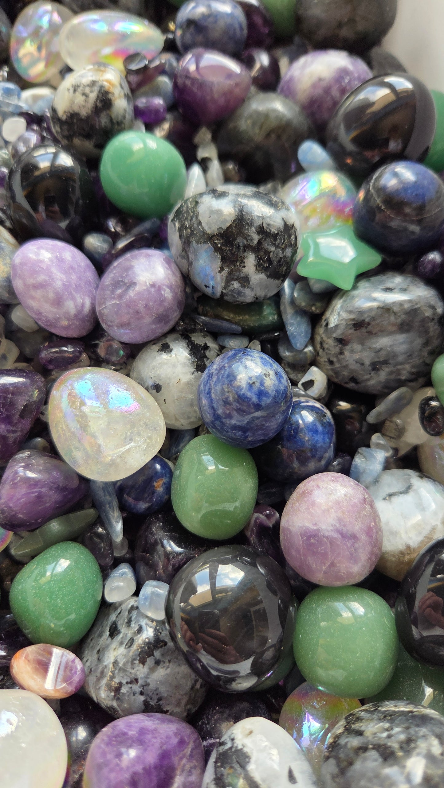 The Aurora Crystal Confetti Mix