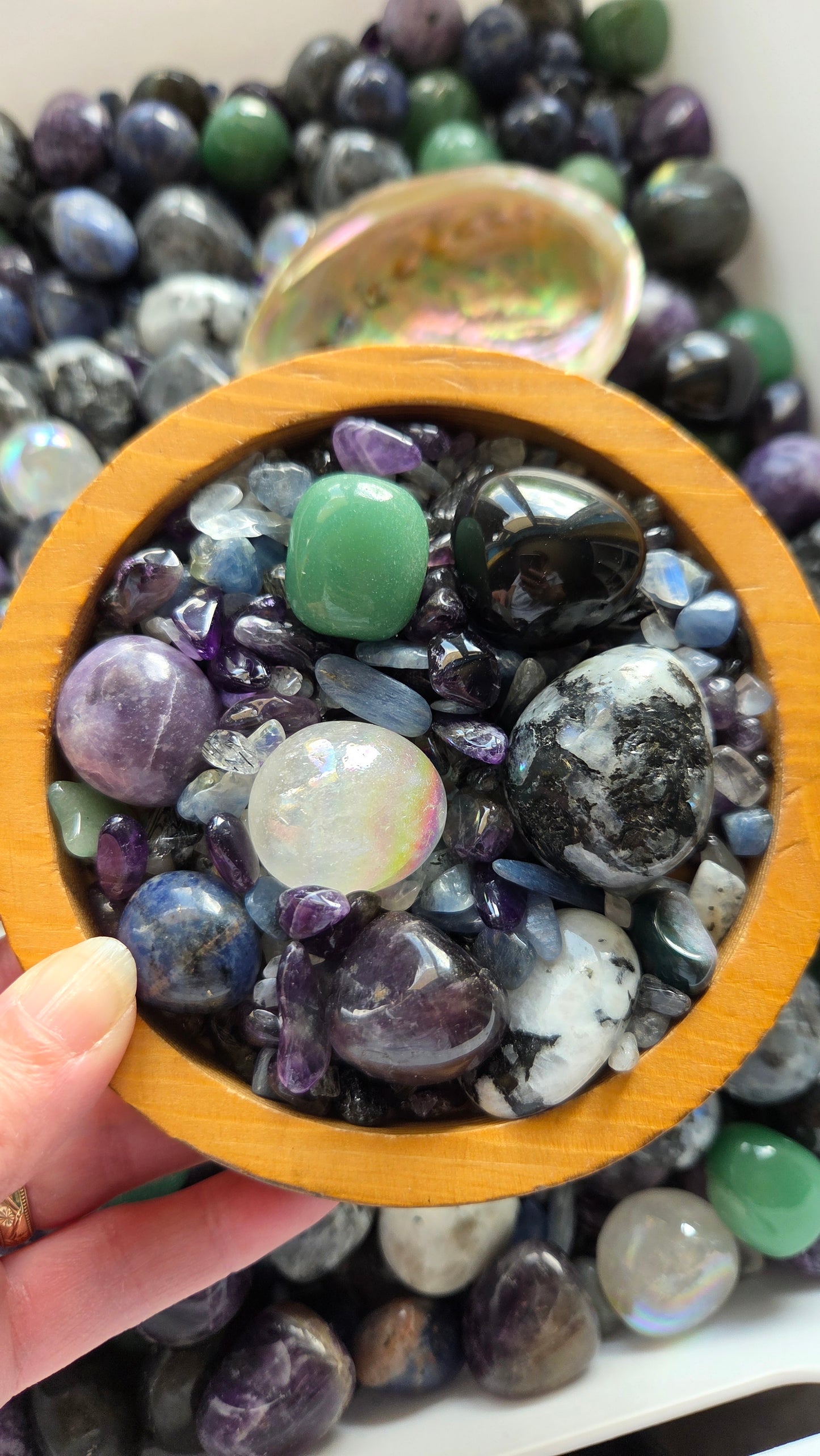 The Aurora Crystal Confetti Mix